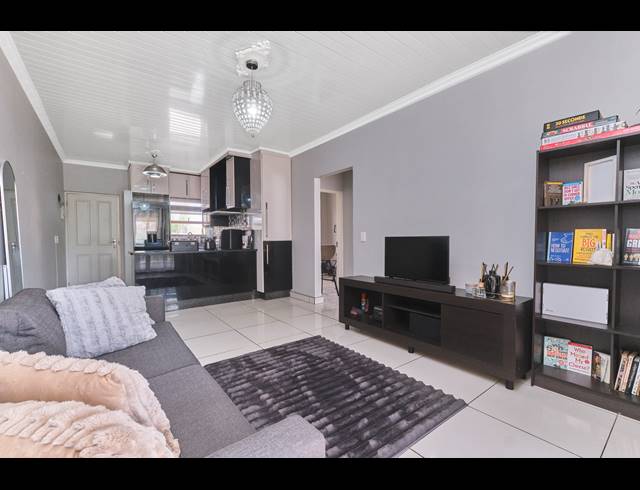 2 BEDROOM APARTMENT TO LET IN PAULSHOF